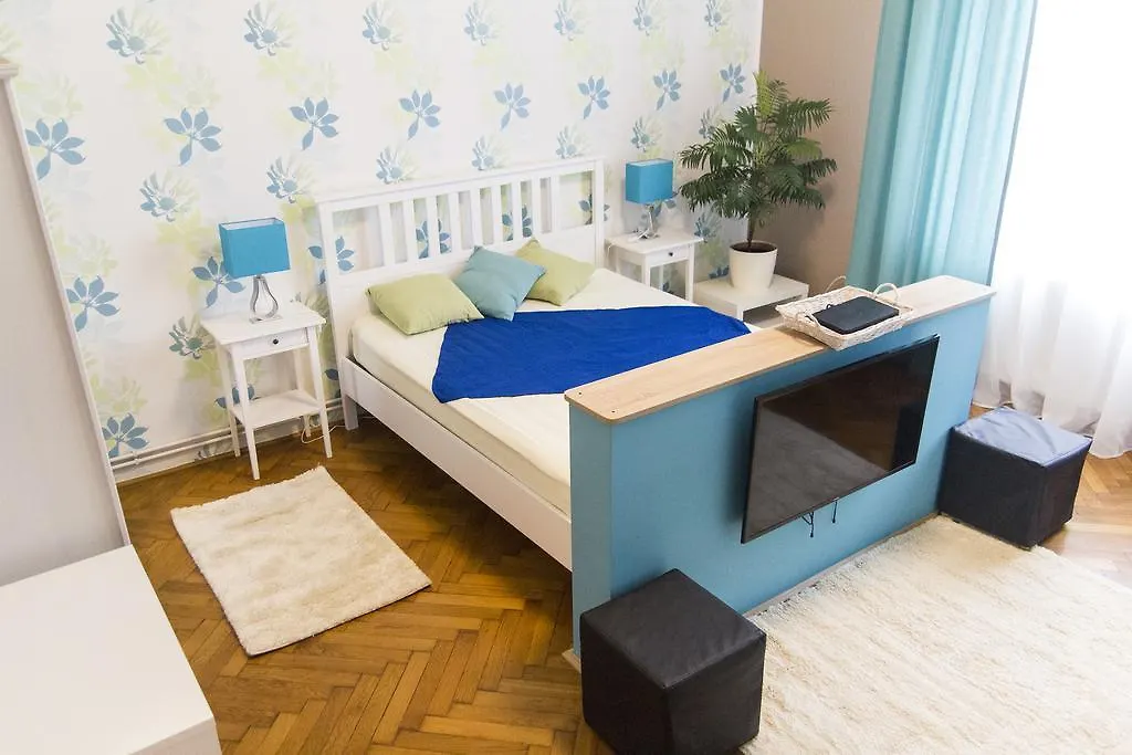 Chic And Very Central Budapest Appartamento